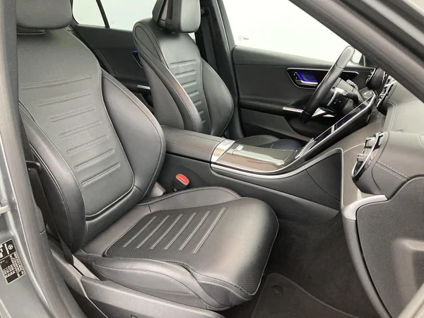 MERCEDES-BENZ C Break (2022) — foto 33 van 36