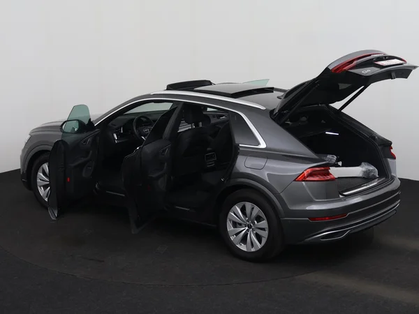 AUDI Q8 (2024) — foto 32 van 33