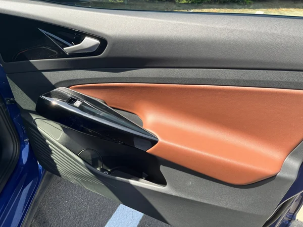 VOLKSWAGEN ID.5 (2023) — foto 17 van 24