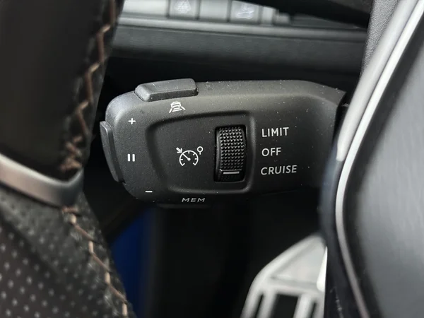 PEUGEOT 3008 (2021) — foto 9 van 32