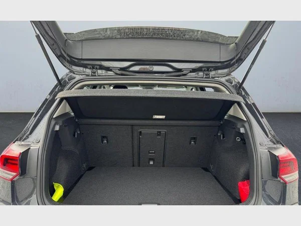 VOLKSWAGEN Golf VIII (2021) — foto 24 van 24