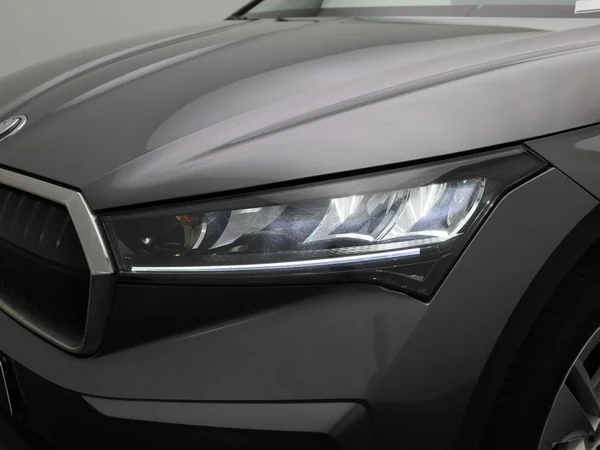Škoda Enyaq iV (2023) — foto 9 van 37