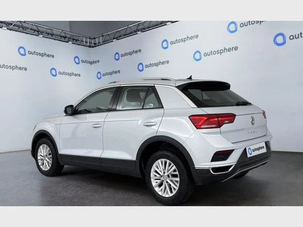 Volkswagen T-Roc (2018) — foto 12 van 15