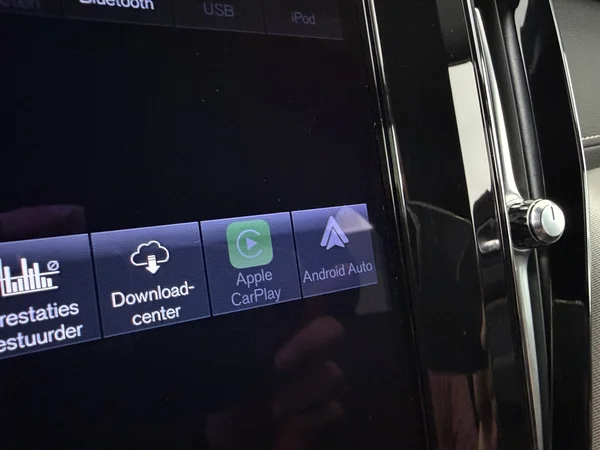 VOLVO XC60 (2021) — foto 13 van 31