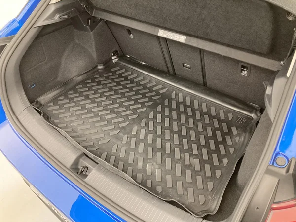 VOLKSWAGEN T-Roc (2021) — foto 18 van 36