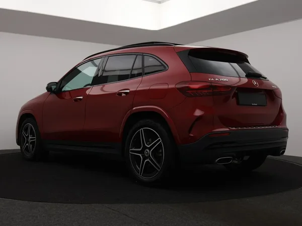 Mercedes-Benz GLA (2025) — foto 28 van 30