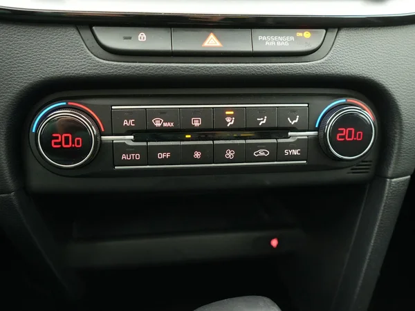 Kia cee'd (2024) — foto 9 van 22