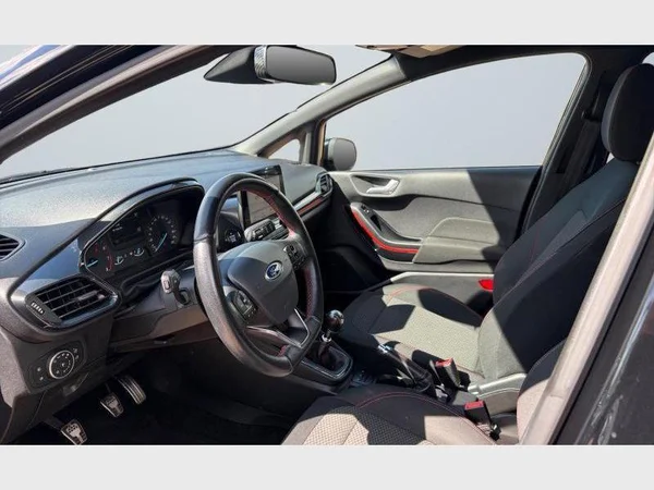 Ford Fiesta (2018) — foto 10 van 21