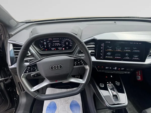 AUDI Q4 e-tron (2025) — foto 13 van 15