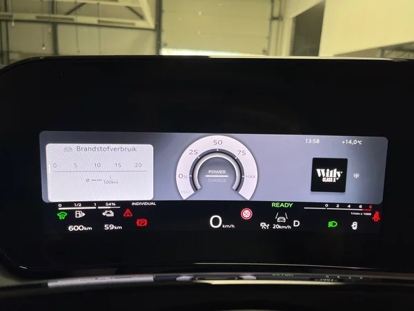 AUDI Q3 Sportback e-hybrid (PHEV) (2025) — foto 13 van 24