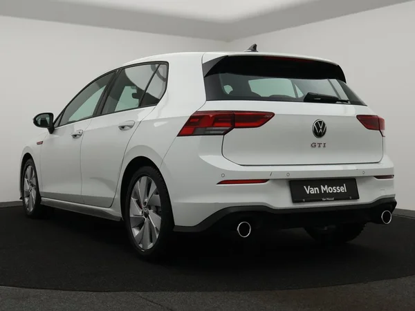 VOLKSWAGEN Golf VIII GTI (2024) — foto 20 van 25