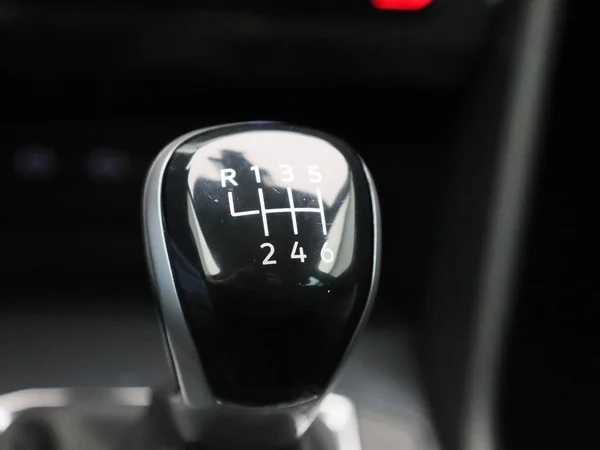 Volkswagen Tiguan (2022) — foto 18 van 39
