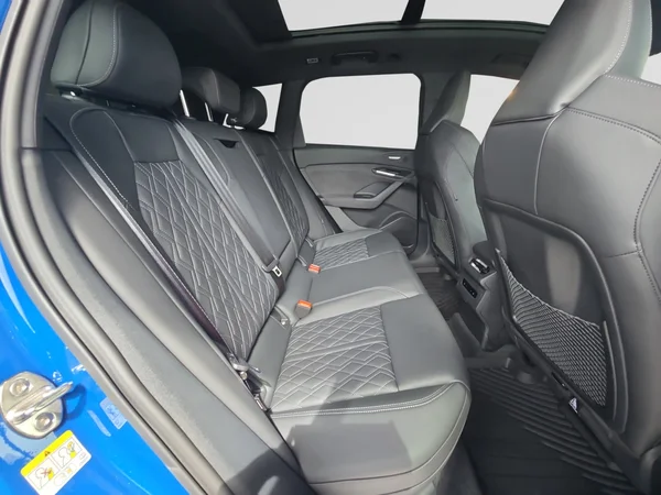 AUDI Q6 e-tron (2025) — foto 8 van 17