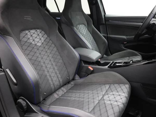 VOLKSWAGEN Golf VIII (2025) — foto 17 van 22