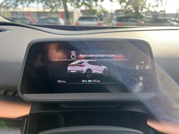 CUPRA Tavascan (2025) — foto 8 van 18