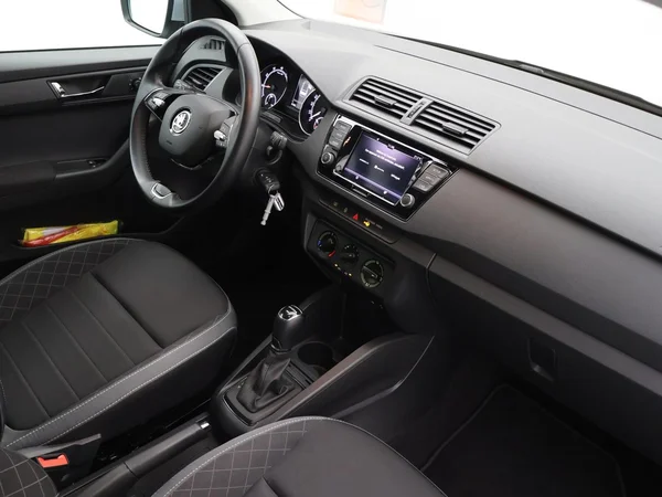 SKODA Fabia (2021) — foto 4 van 24