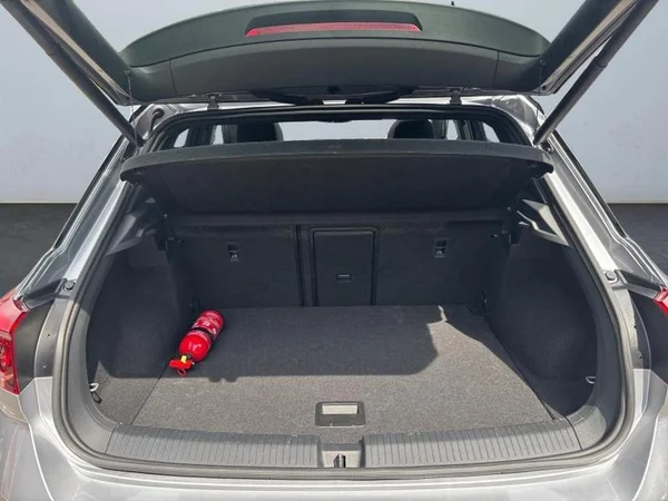 VOLKSWAGEN T-Roc (2023) — foto 20 van 27