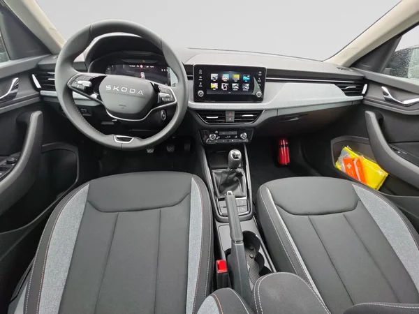 SKODA Kamiq (2026) — foto 2 van 24