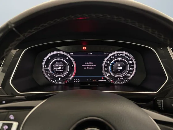 VOLKSWAGEN Tiguan Dsl (2019) — foto 8 van 26