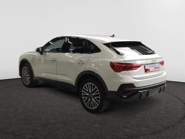 AUDI Q3 Sportback PHEV (2022) — foto 17 van 23