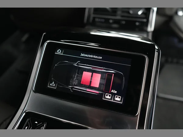 AUDI A8 Long PHEV (2024) — foto 36 van 53
