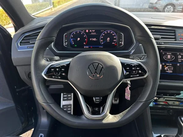 VOLKSWAGEN Tiguan (2021) — foto 20 van 33