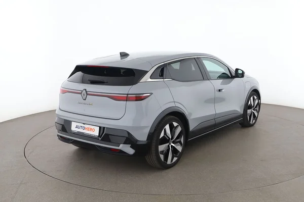 Renault Megane (2022) — foto 12 van 16