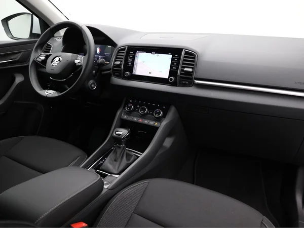 SKODA Karoq (2023) — foto 15 van 21