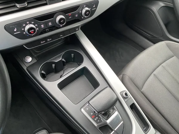 Audi A4 (2022) — foto 20 van 20