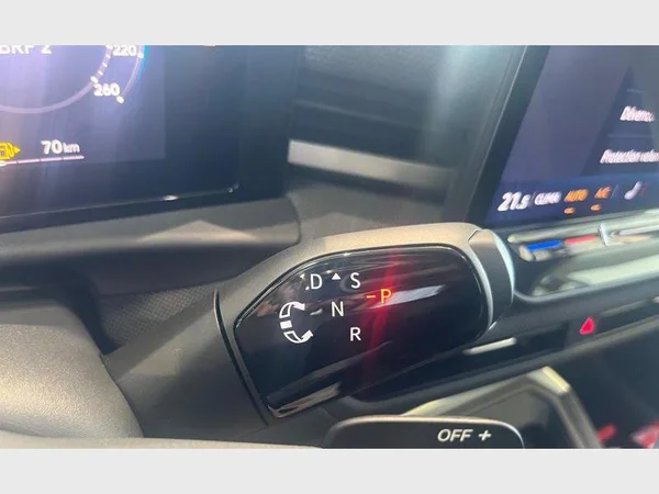 VOLKSWAGEN T-Roc (2026) — foto 6 van 28