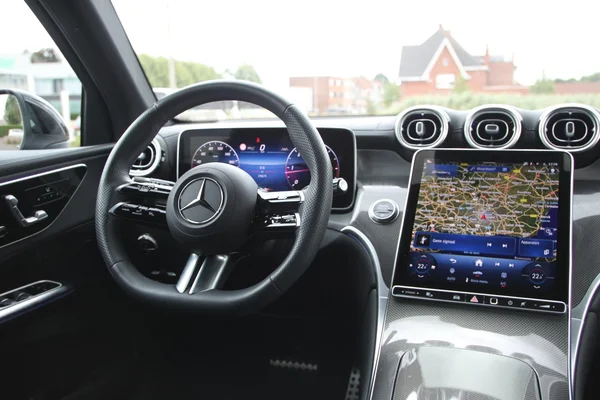 Mercedes-Benz GLC (2025) — foto 6 van 43