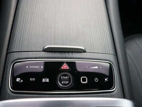 Mercedes-Benz EQS (2023) — foto 17 van 38