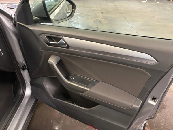 VOLKSWAGEN T-Roc (2026) — foto 6 van 24