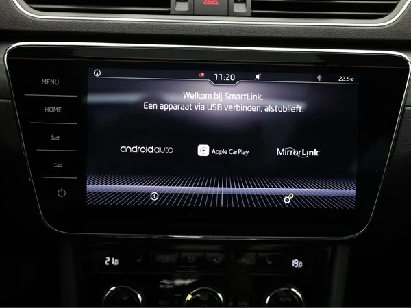 SKODA Superb Combi (2019) — foto 14 van 23