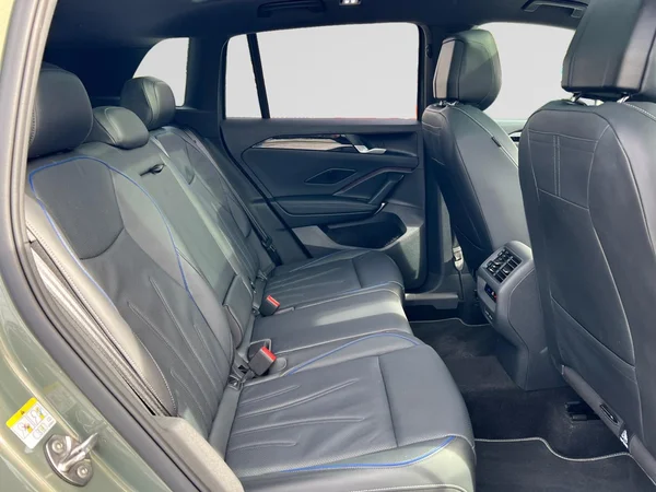 VOLKSWAGEN Tiguan (2025) — foto 4 van 17