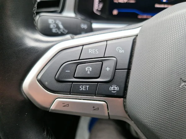 VOLKSWAGEN T-Roc (2023) — foto 5 van 27