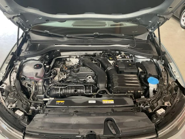 VOLKSWAGEN Passat SW (2025) — foto 15 van 24