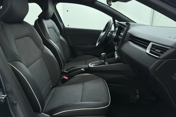 Renault Clio V Hybrid (HEV) (2021) — foto 21 van 23