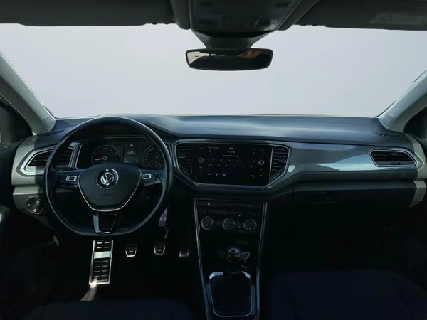 VOLKSWAGEN T-Roc (2019) — foto 5 van 28