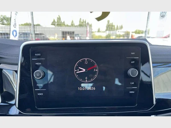 Volkswagen T-Roc (2025) — foto 16 van 30