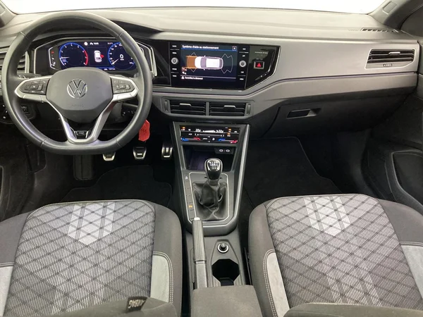 VOLKSWAGEN Taigo (2025) — foto 3 van 36