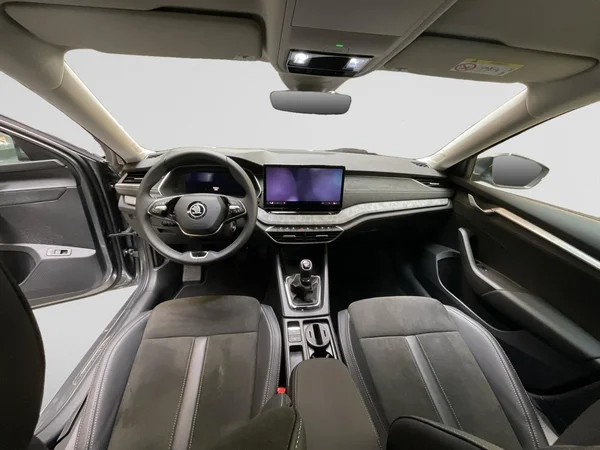 SKODA Octavia Combi (2026) — foto 2 van 24