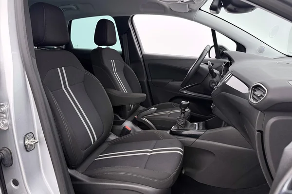 Opel Crossland (2023) — foto 28 van 28