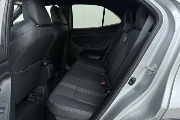 Toyota Yaris Cross Hybrid (HEV) (2022) — foto 18 van 19