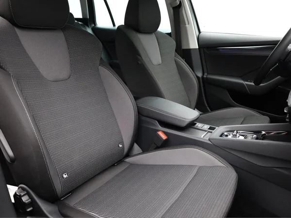 SKODA Octavia Combi (2024) — foto 15 van 20