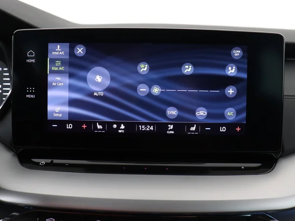 SKODA Octavia Combi (2024) — foto 10 van 18
