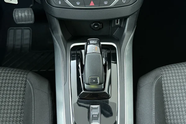 Peugeot 308 (2020) — foto 4 van 35