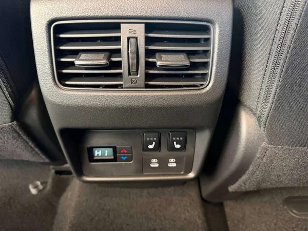 Nissan X-Trail — foto 17 van 24
