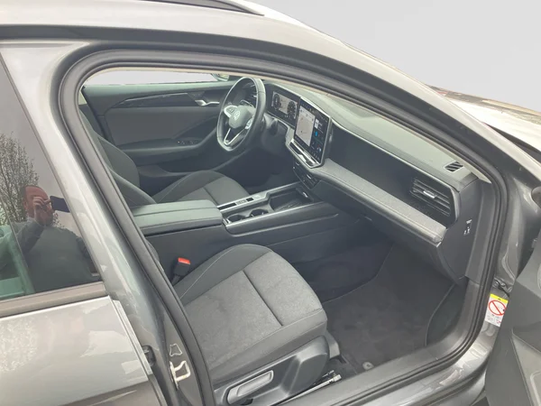 VOLKSWAGEN Passat SW (2024) — foto 3 van 25