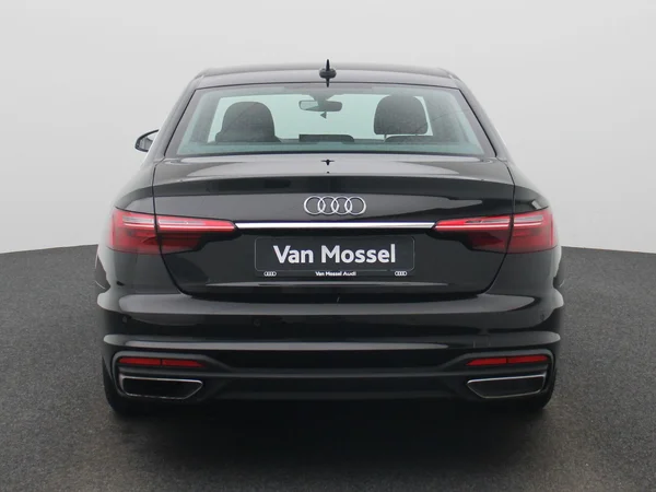 Audi A4 (2023) — foto 39 van 42